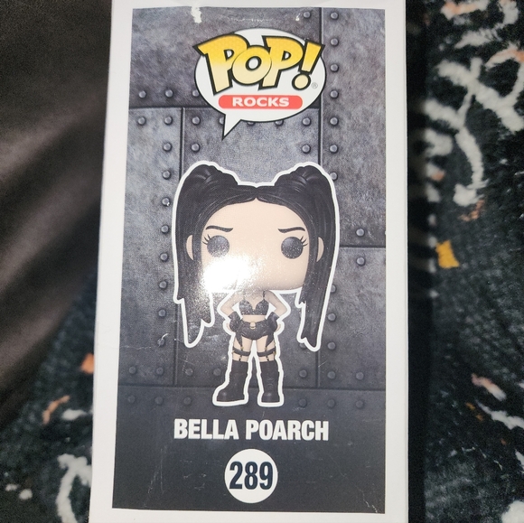 Funko Pop Rocks Figure BELLA Poarch🖤✨️ - Picture 4 of 5